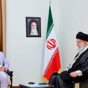 وزیراعظم کی تہران میں ایرانی سپریم لیڈر آیت اللہ خامنائی سے ملاقات