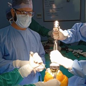 best knee replacement surgeon in Delhi