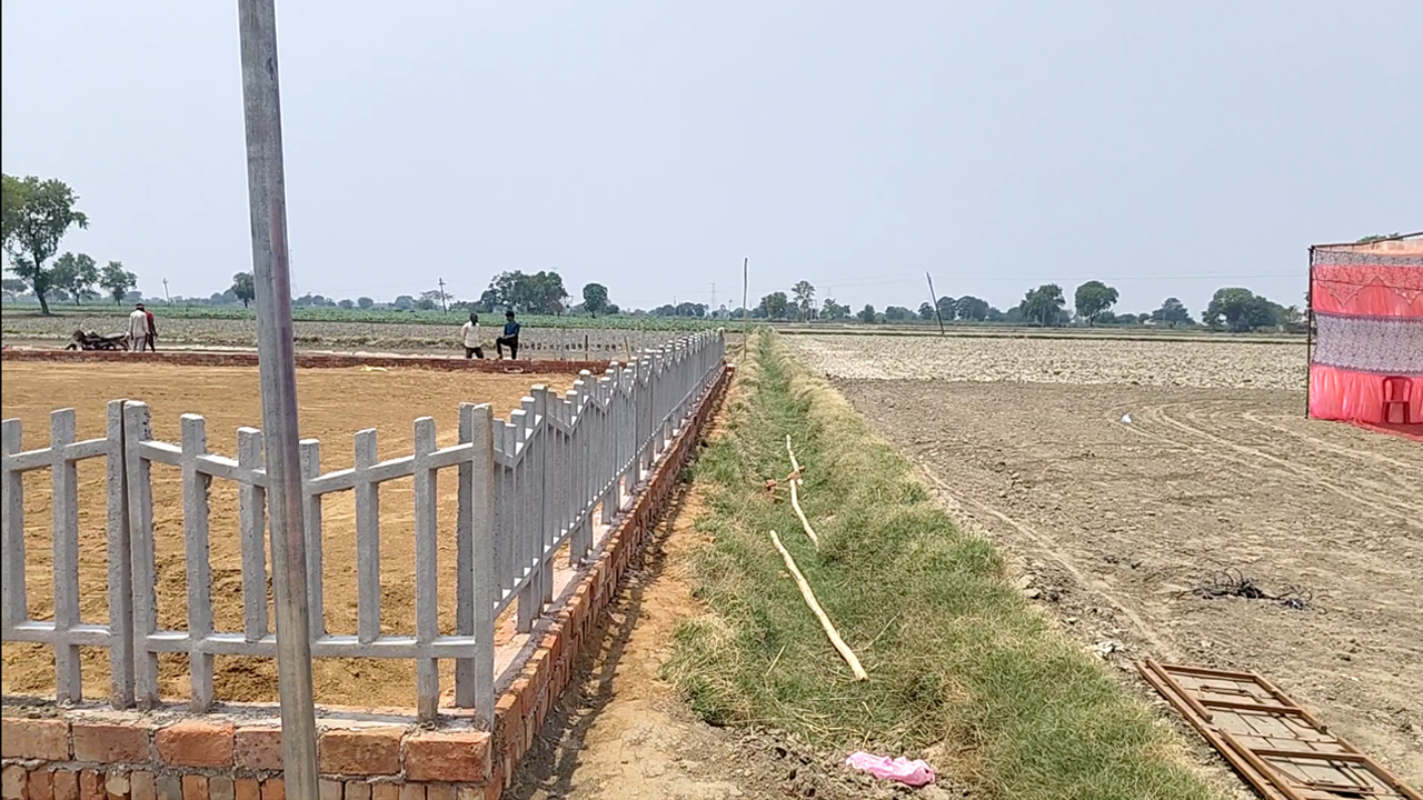 Plot in Noida