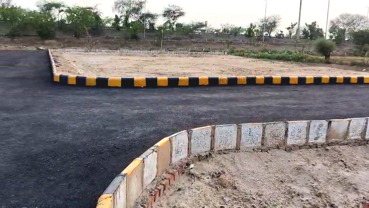 Plot Near Jewar Airport