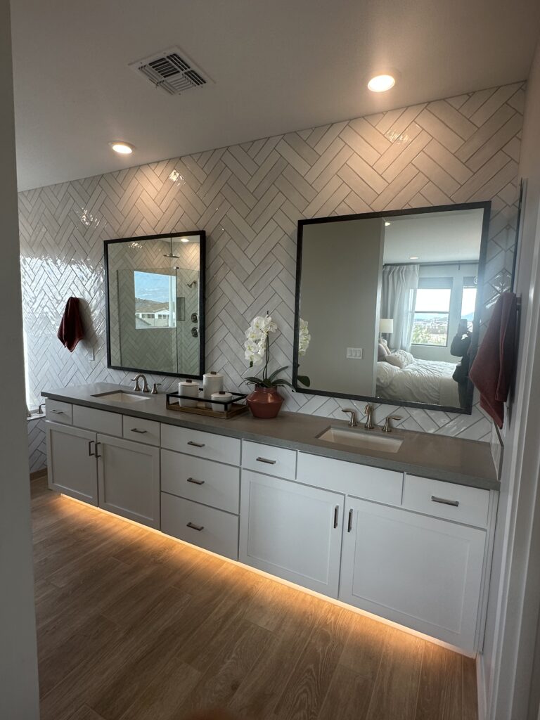 Custom Cabinets Phoenix AZ – Beautiful Custom Storage Designed for Your Home